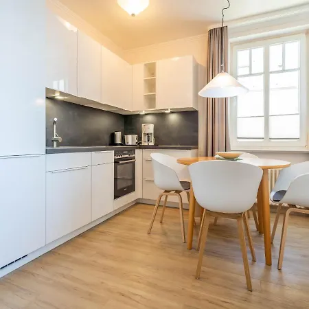 Strandvillen Binz - Ferienwohnung Mit 1 Schlafzimmer Und Balkon Ah-723 Exterior photo